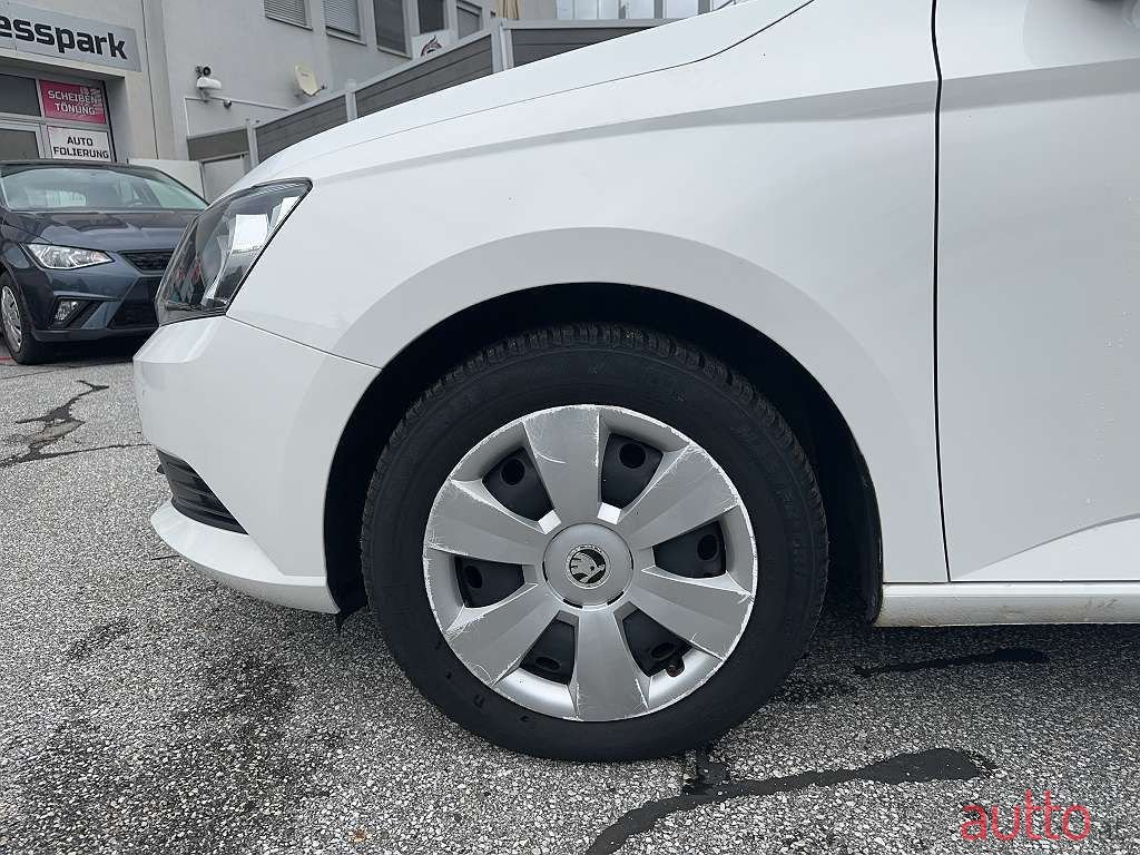 2016' Skoda Fabia photo #5