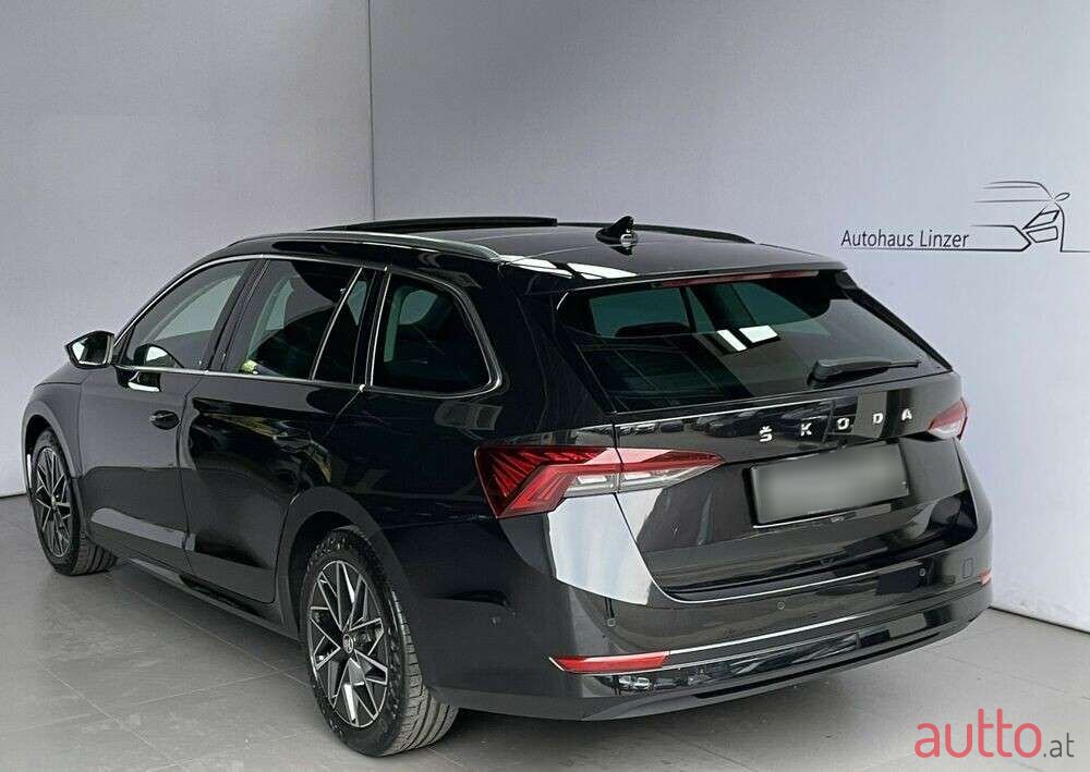 2022' Skoda Octavia photo #2
