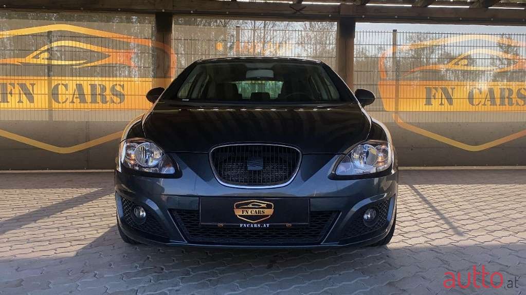 2010' SEAT Leon photo #2