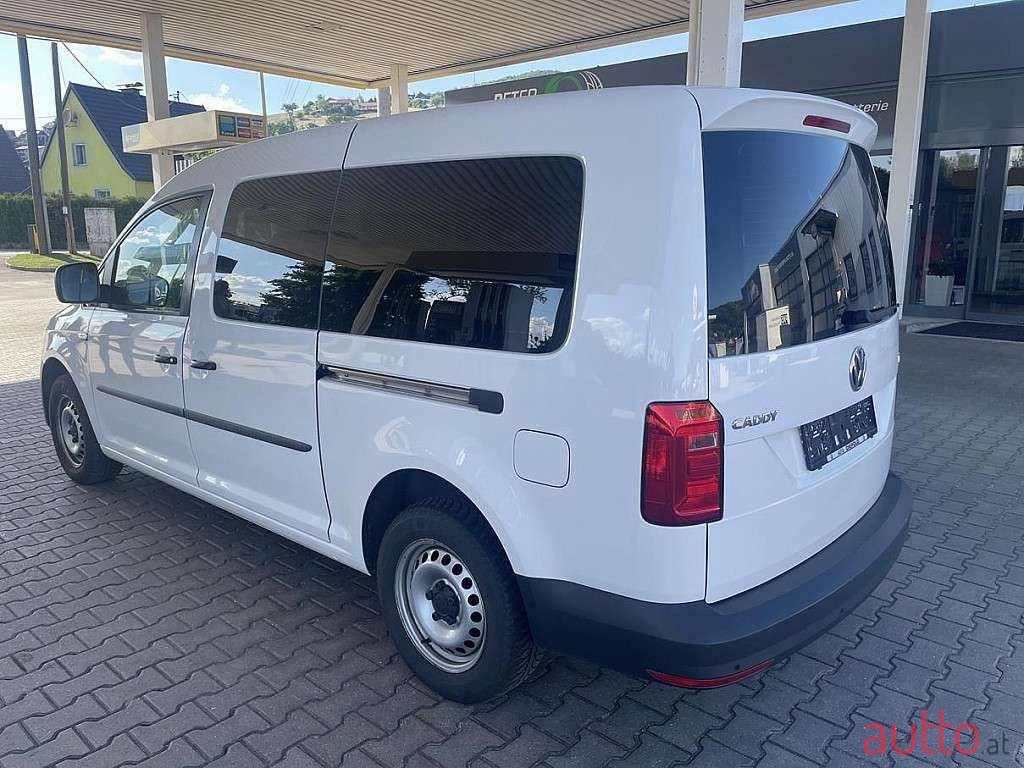 2017' Volkswagen Caddy photo #3