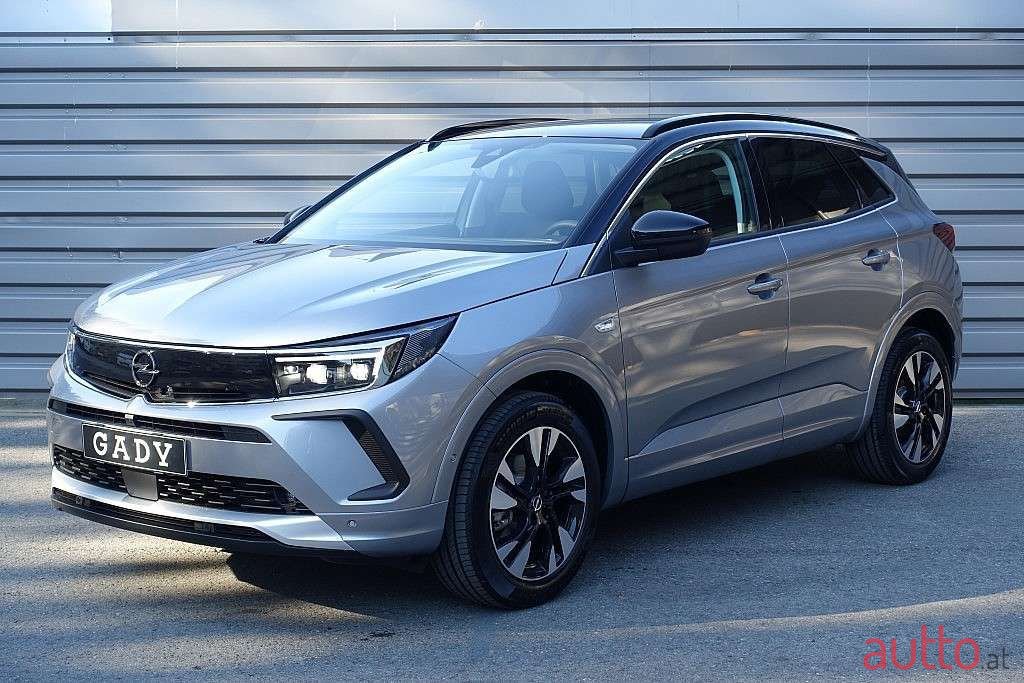 2022' Opel Grandland X photo #1