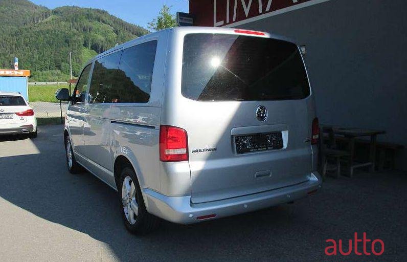 2010' Volkswagen Multivan photo #2