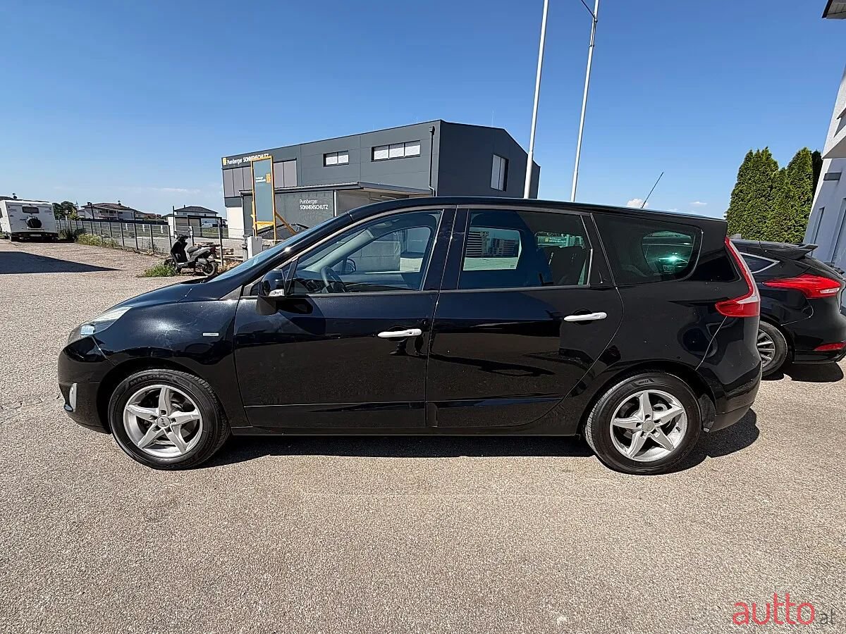2011' Renault Grand Scenic photo #6