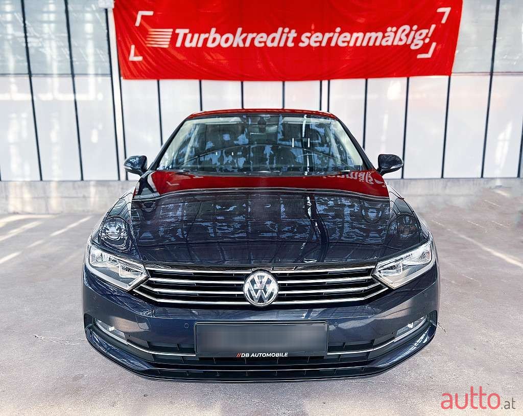 2017' Volkswagen Passat photo #2