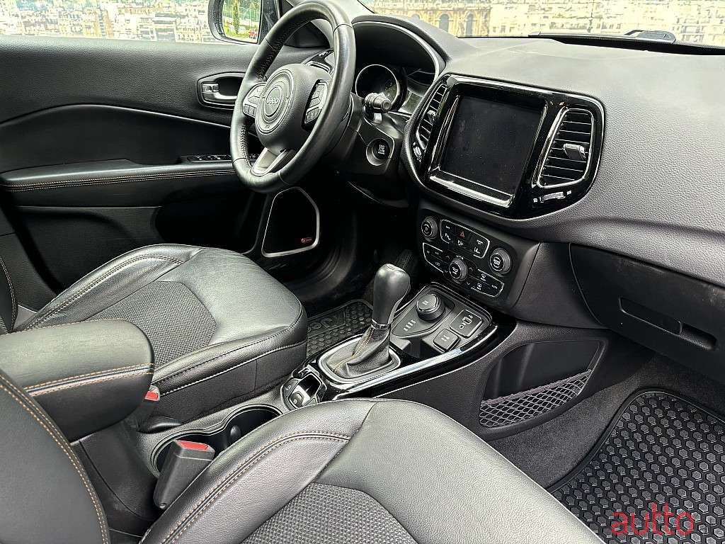 2018' Jeep Compass photo #5