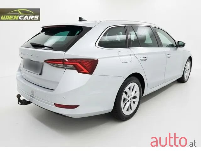 2023' Skoda Octavia photo #3
