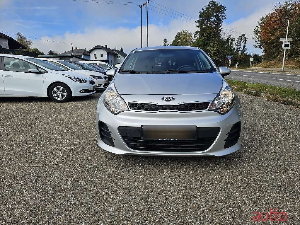 2016' Kia Rio photo #2