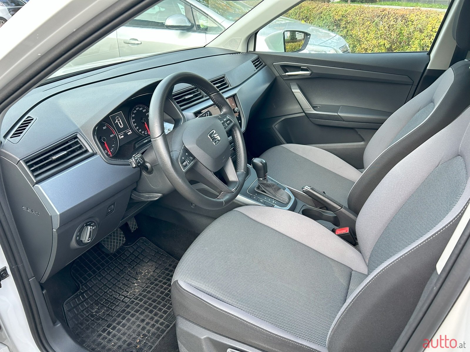 2019' SEAT Arona 1.6 TDI Style DSG photo #4