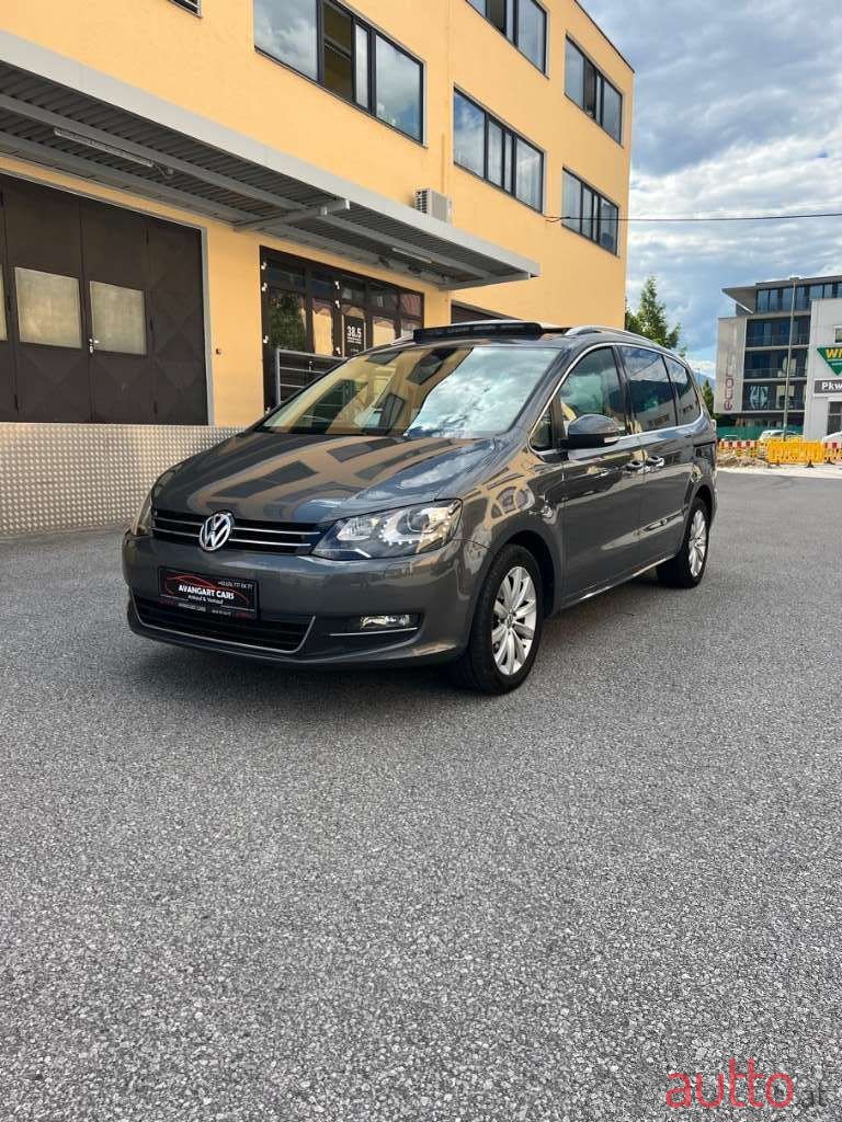 2012' Volkswagen Sharan photo #3