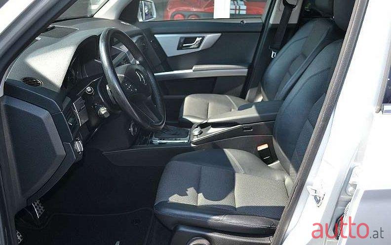 2009' Mercedes-Benz Glk-Klasse photo #2