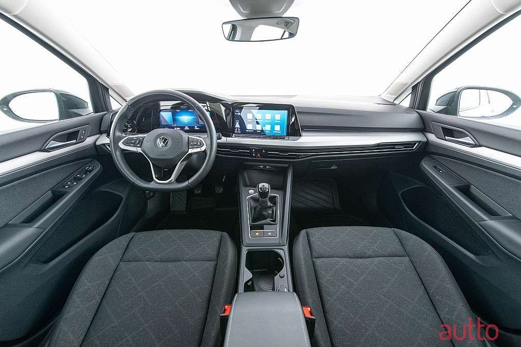 2022' Volkswagen Golf photo #4