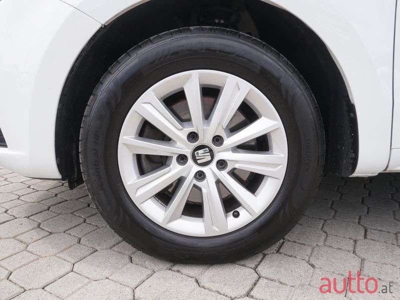 2020' SEAT Alhambra photo #6