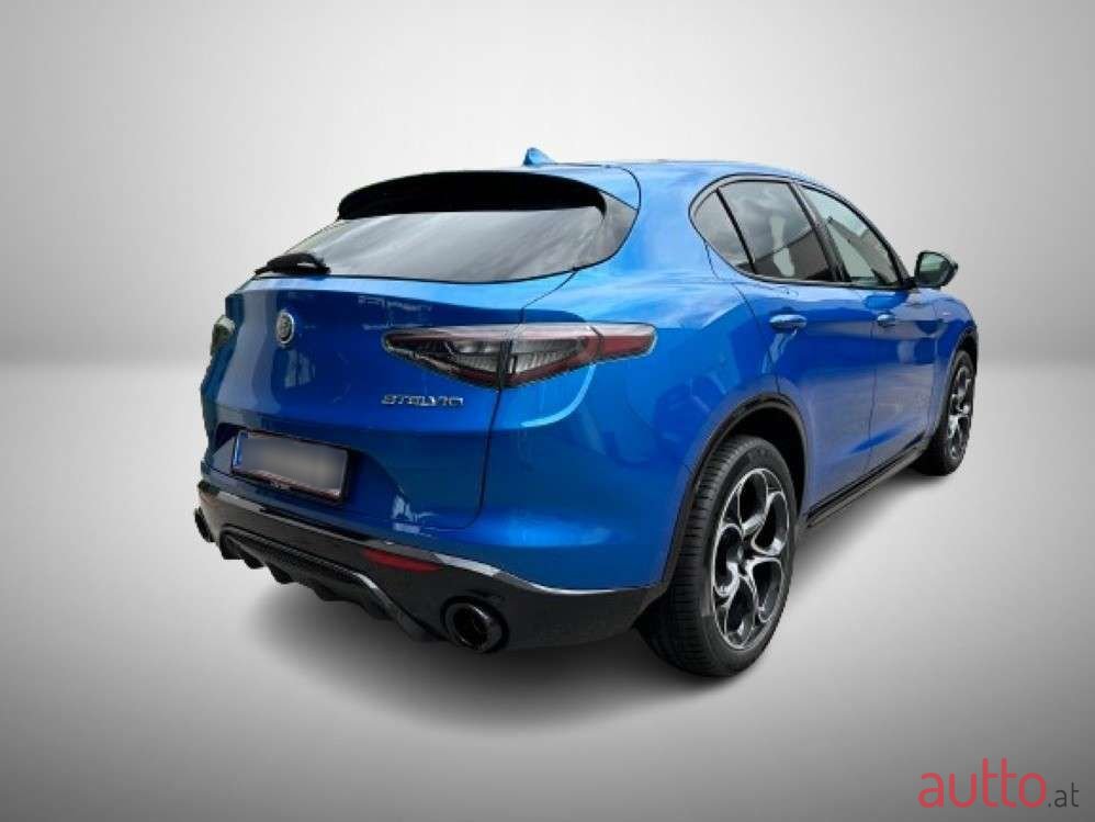 2024' Alfa Romeo Stelvio photo #2