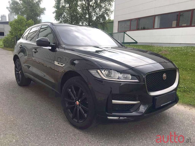 2018' Jaguar F-Pace photo #2