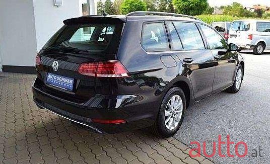 2018' Volkswagen Golf photo #1