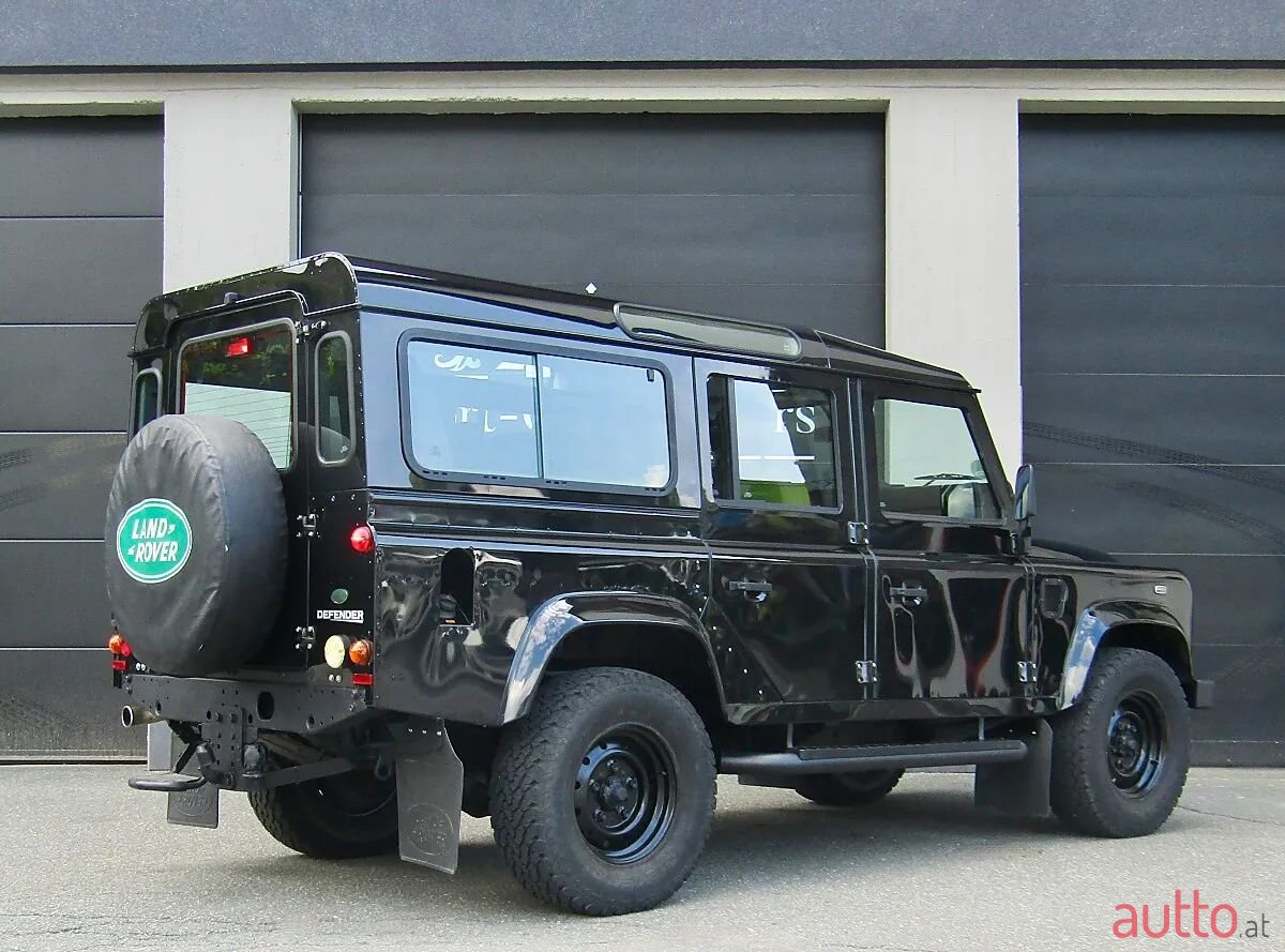 2010' Land Rover Defender photo #4