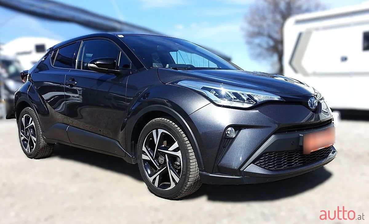 2023' Toyota C-HR photo #1