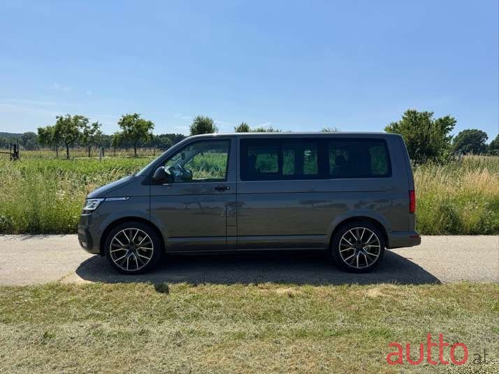 2022' Volkswagen Multivan photo #4