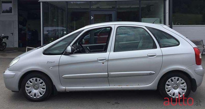2010' Citroen Xsara photo #1