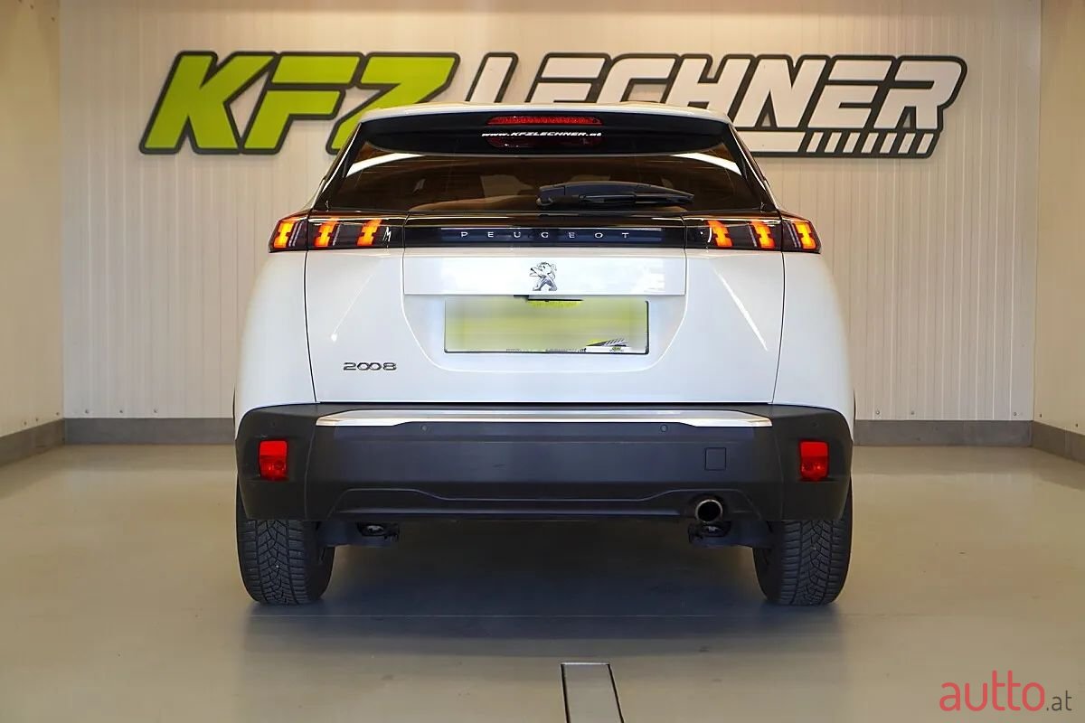 2021' Peugeot 2008 photo #4