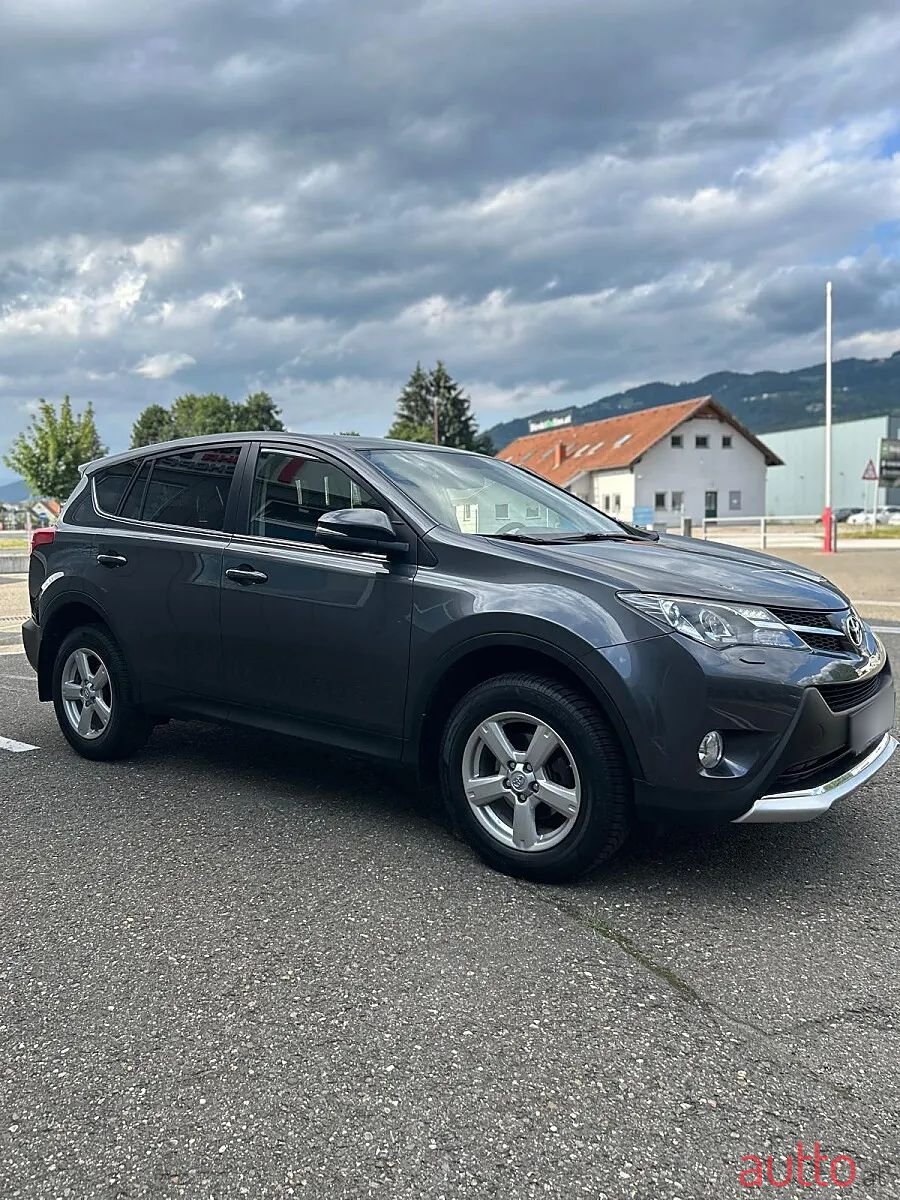 2015' Toyota RAV4 photo #4