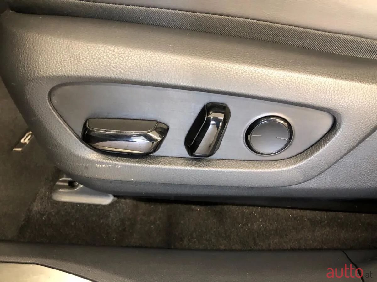 2023' Lexus RX photo #6