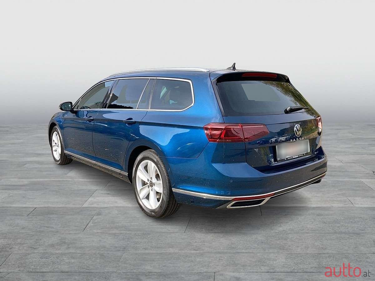 2022' Volkswagen Passat photo #3