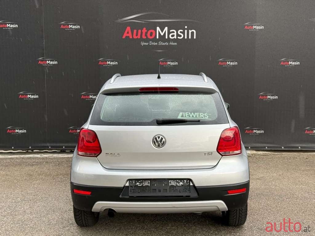 2013' Volkswagen Polo photo #4