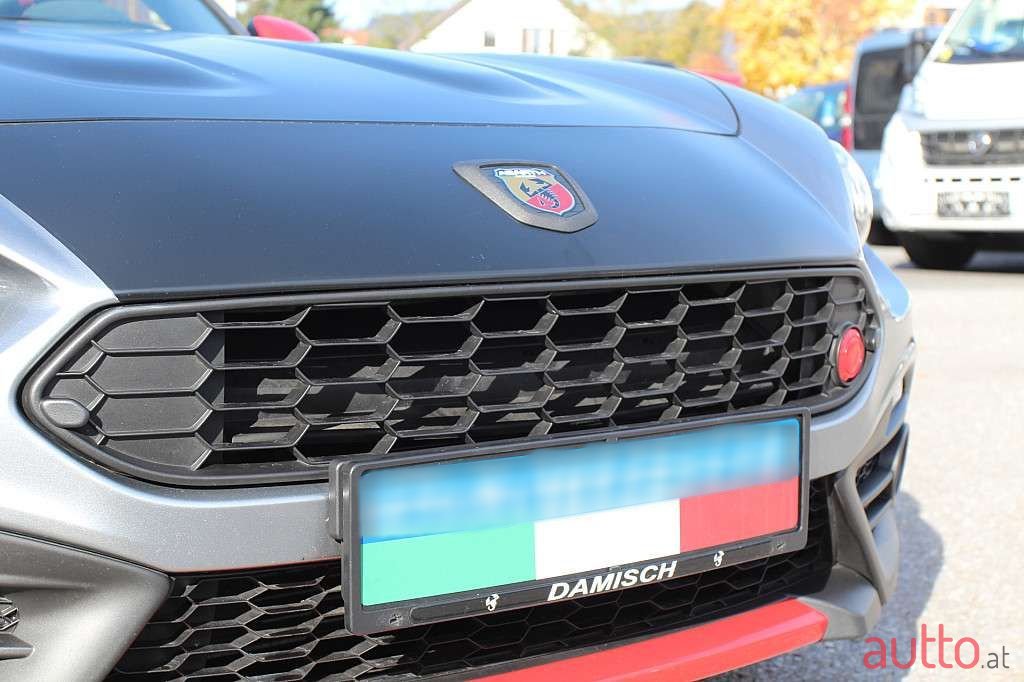 2018' Fiat 124 Spider Abarth photo #4