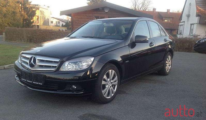 2009' Mercedes-Benz C-Klasse photo #2