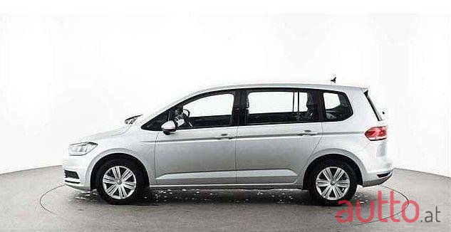 2018' Volkswagen Touran photo #1
