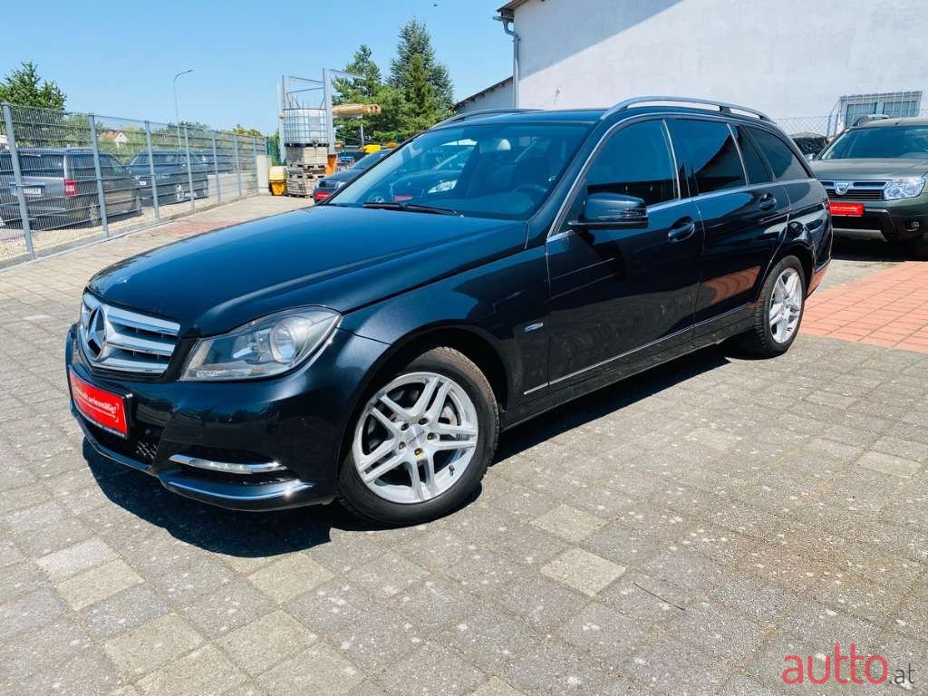 2012' Mercedes-Benz C-Klasse photo #3
