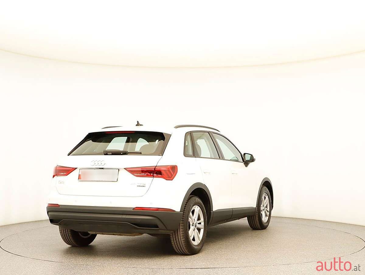 2022' Audi Q3 photo #3