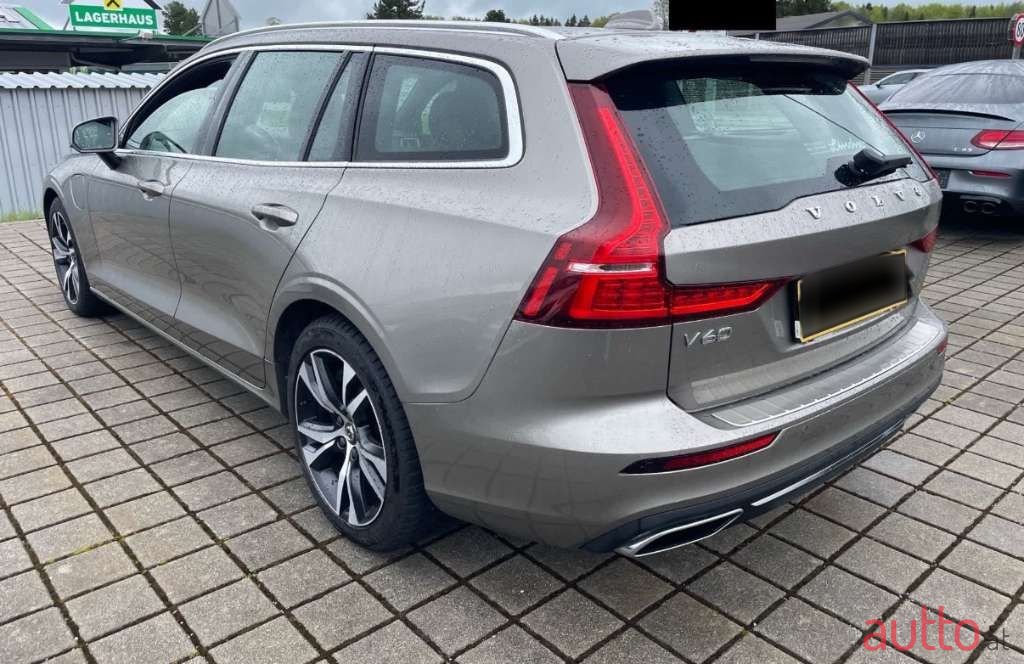 2020' Volvo V60 photo #4