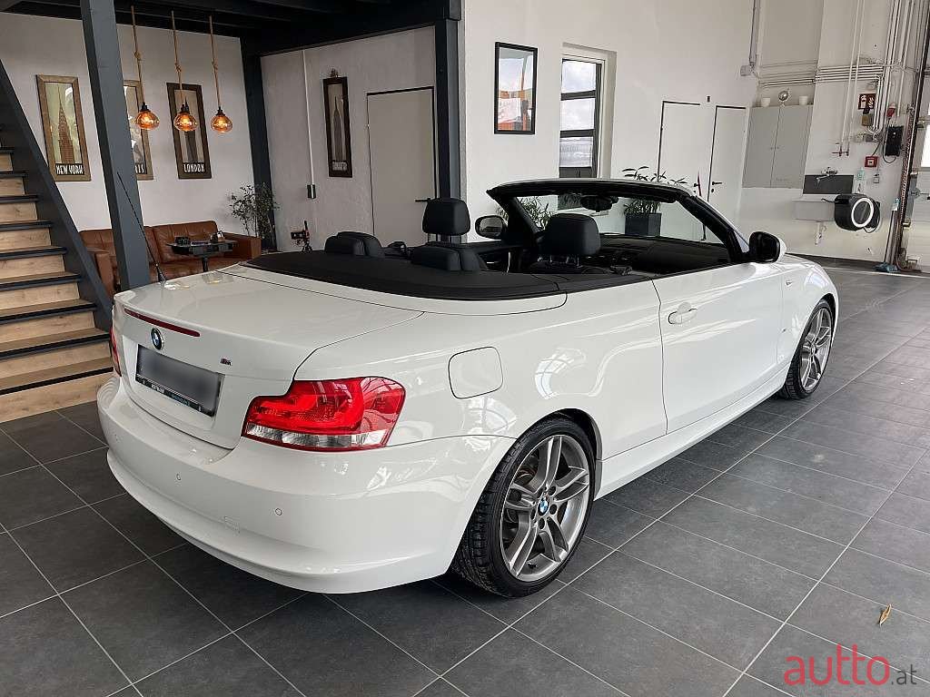 2011' BMW 1Er-Reihe photo #5