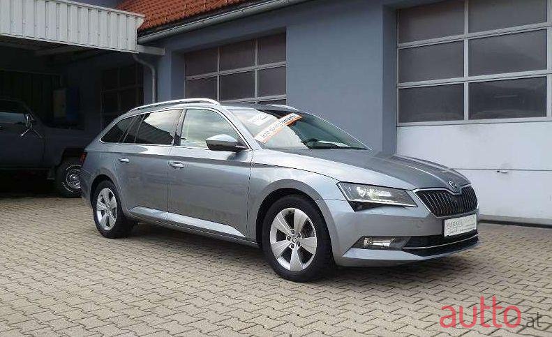 2017' Skoda Superb photo #4