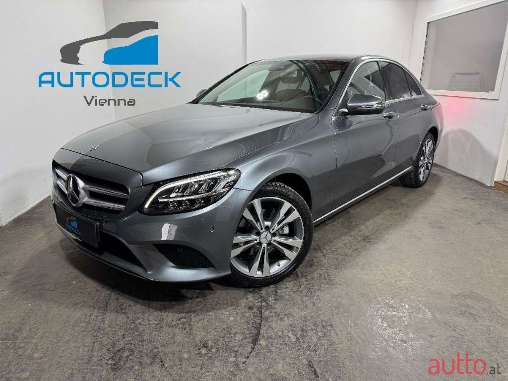 2018' Mercedes-Benz C-Klasse photo #1