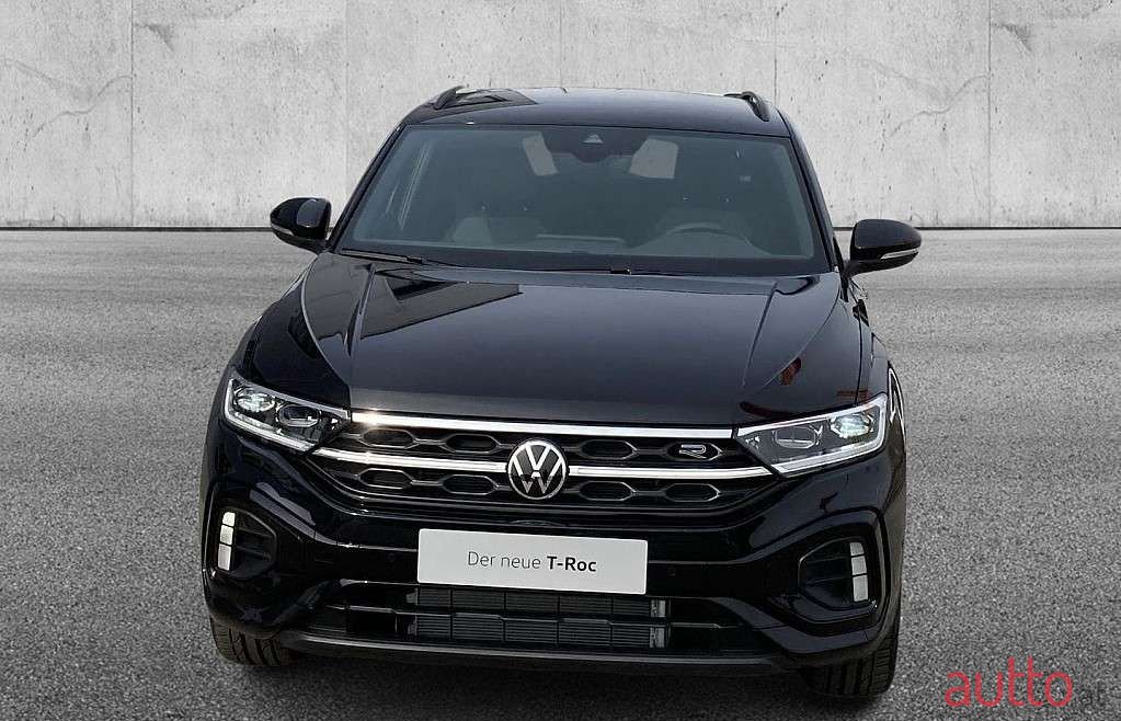2022' Volkswagen T-Roc photo #2