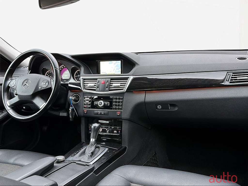 2010' Mercedes-Benz E-Klasse photo #3