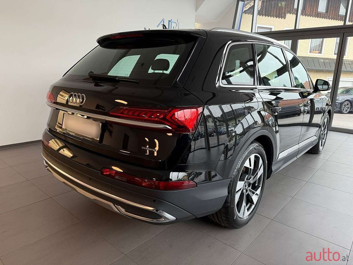 2021' Audi Q7 photo #5