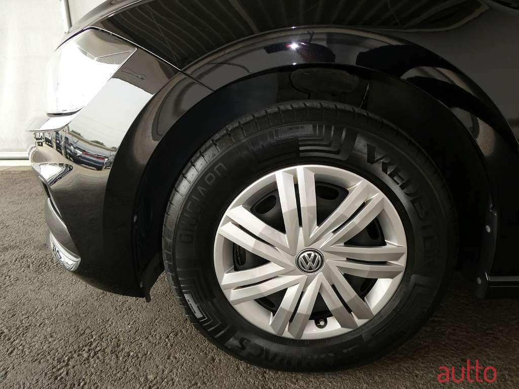 2018' Volkswagen Polo photo #4