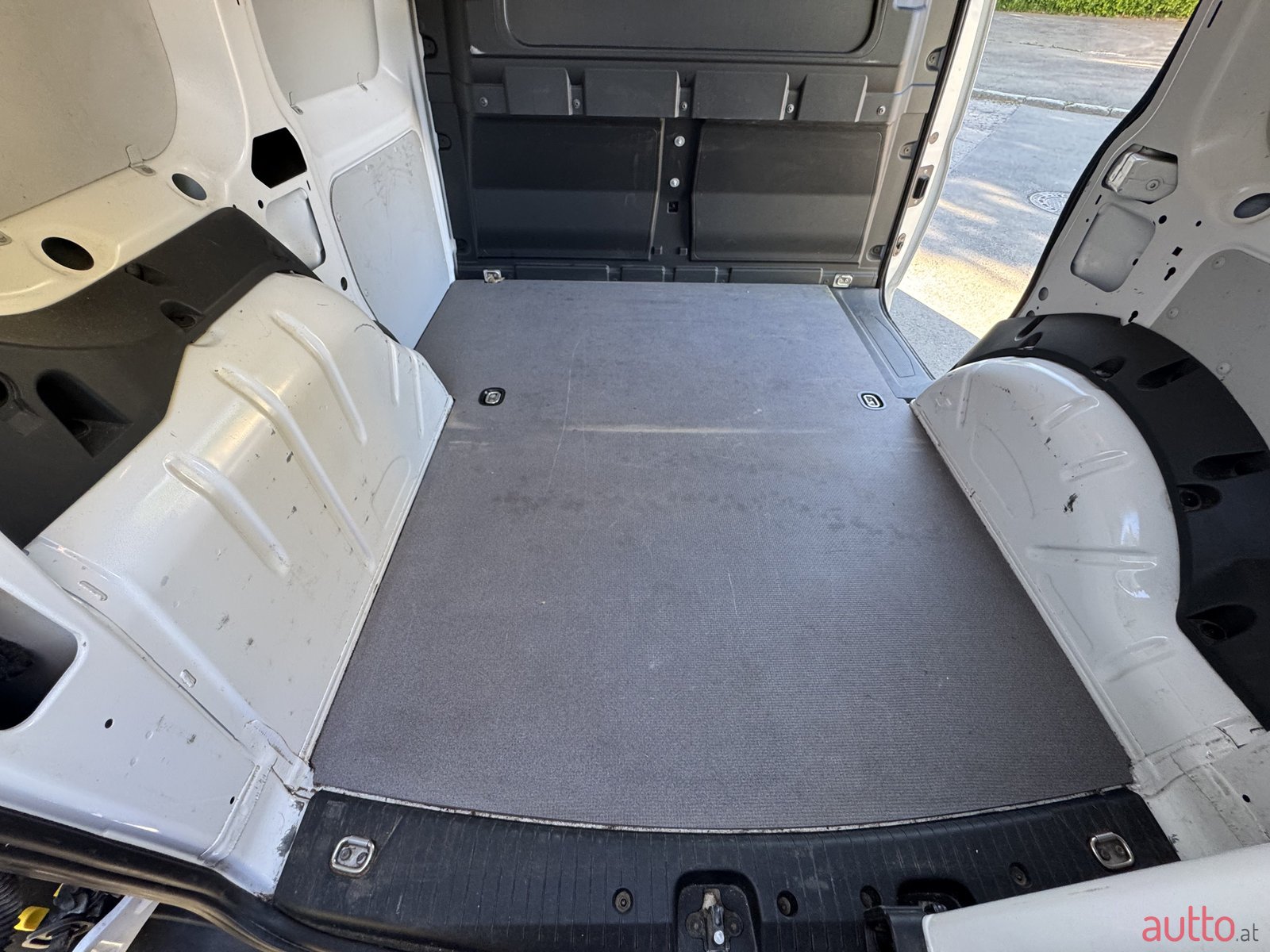 2024' Volkswagen Caddy Cargo 2.0 TDI photo #4