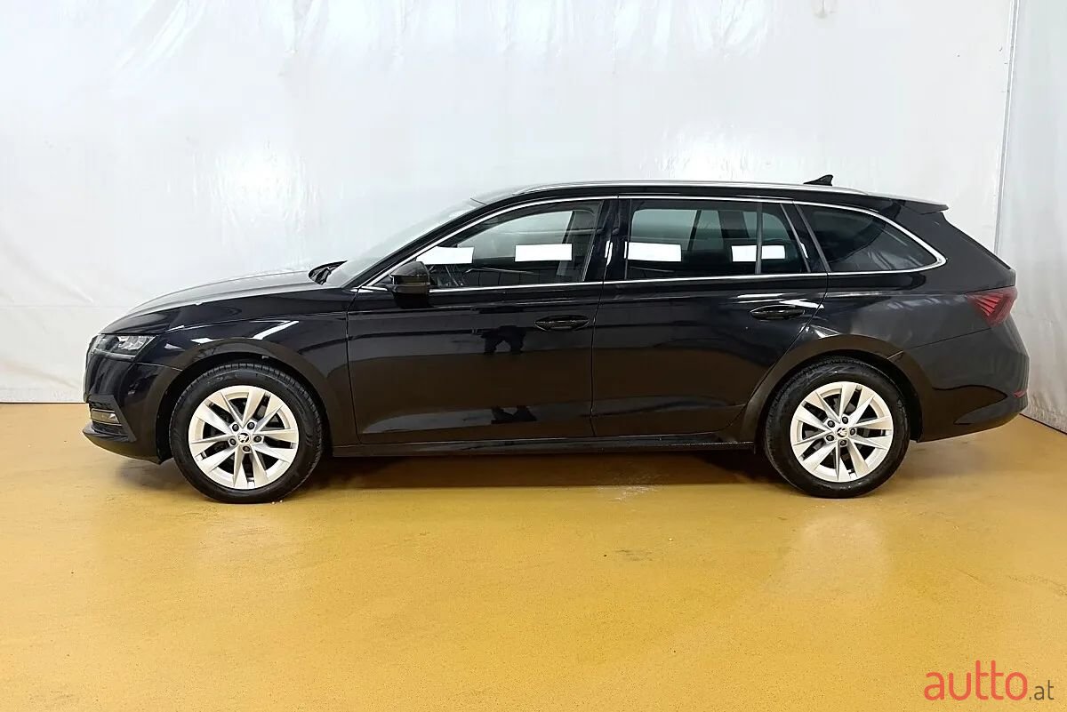 2023' Skoda Octavia photo #3