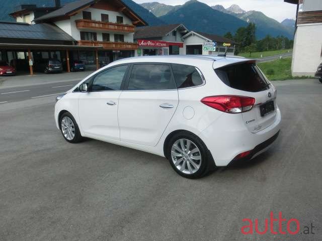 2014' Kia Carens photo #3
