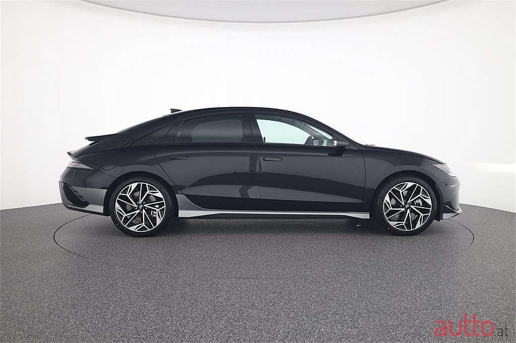 2023' Hyundai Ioniq 6 photo #4