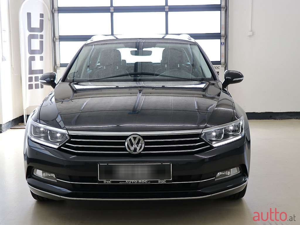 2018' Volkswagen Passat photo #2