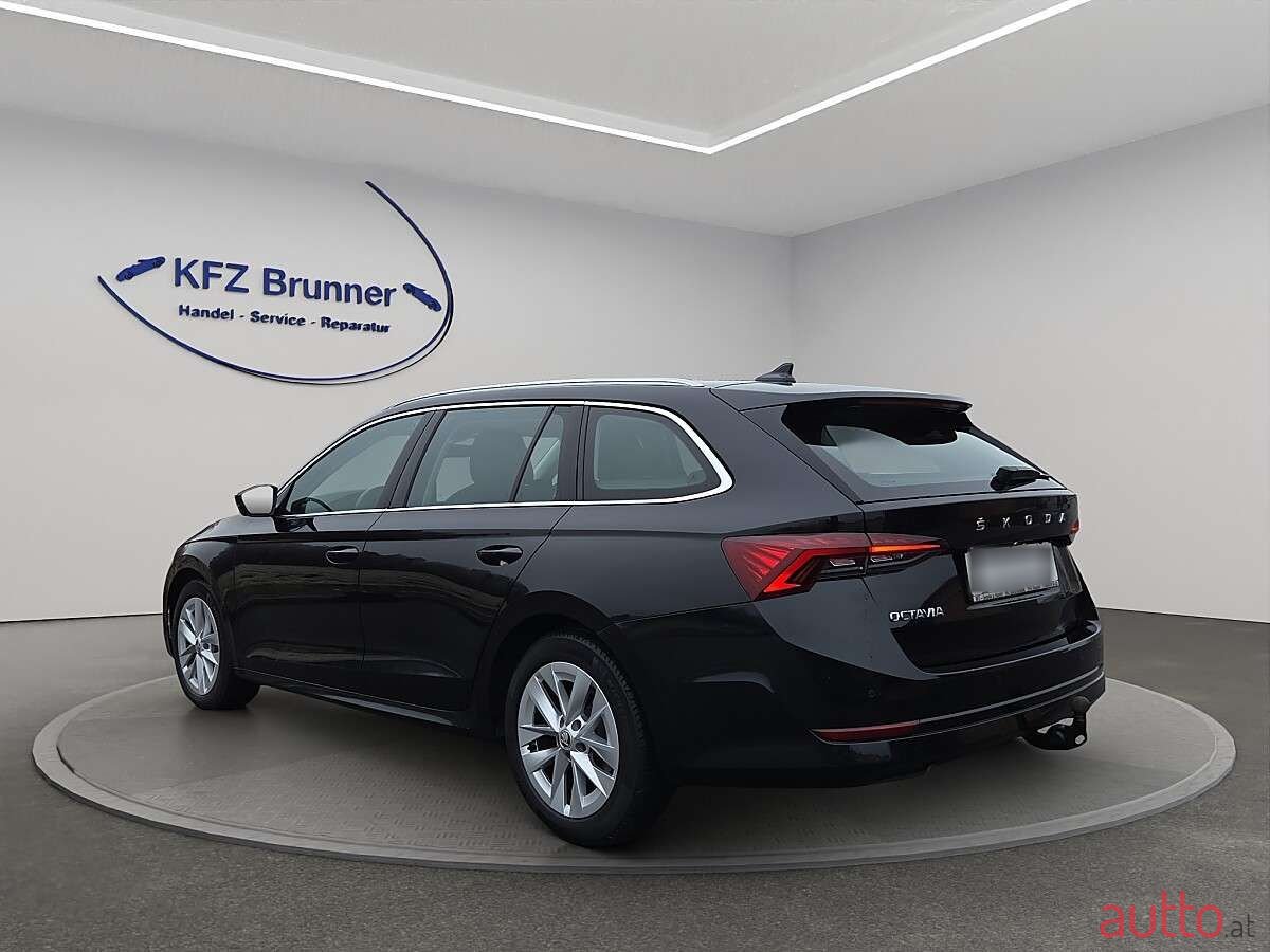 2021' Skoda Octavia photo #5