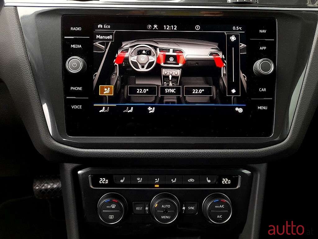 2021' Volkswagen Tiguan photo #6