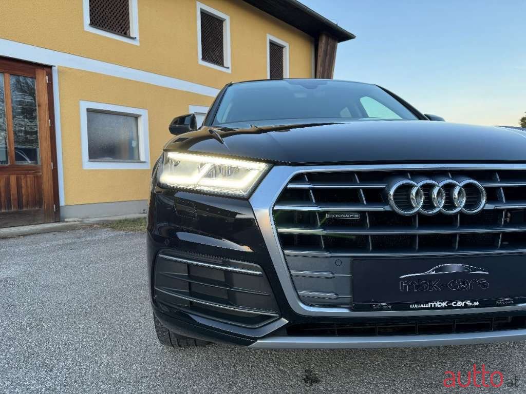 2019' Audi Q5 photo #5