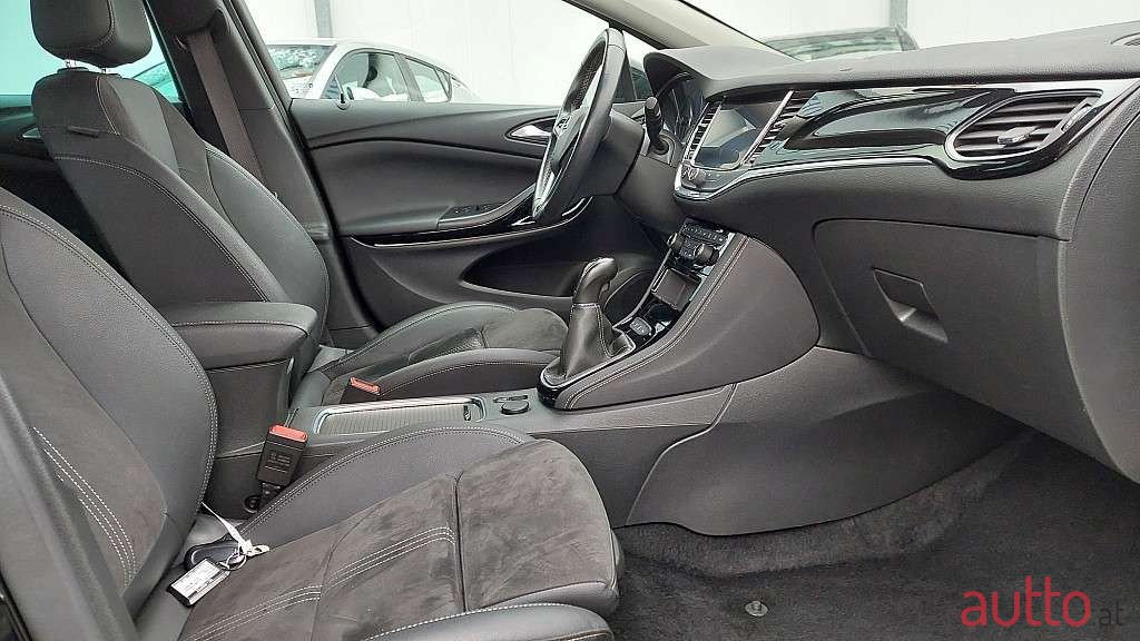 2021' Opel Astra photo #6